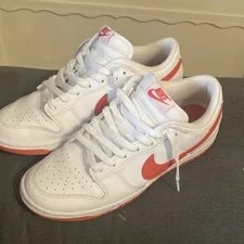 Nike Dunk Low / Low Top Lace-Up Athletic 4
