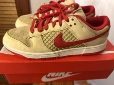 Nike Dunk Low Retro SE Strawberry Waffle 3