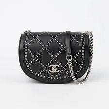 Chanel — Chanel A69993 CC Logo Eyelet Round Flap Crossbody 143891284 — Handbag — resale