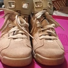 Jordan — Air Jordan 6 2022 George Town — Sneaker — resale
