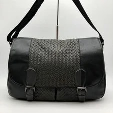 Excellent Condition Bottega Veneta Messenger 2
