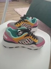 Saucony — Saucony 6000 Sweet Street Liquorice Candy Shop S70588-1 U.S. 4 — Sneaker — resale