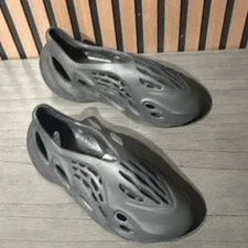 Adidas ’s Slip-On Low Top Athletic Solid 3