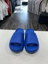 Size 11 - Yeezy Slides 3