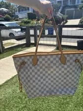 Authentic Louis Vuitton Neverfull W/ Interior 2