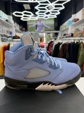 Jordan — Size 10 Jordan 5 Retro DV1310-401 With Original Box — Sneaker — resale