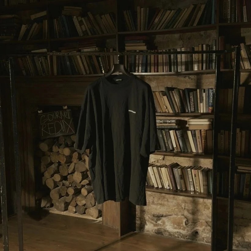 Balenciaga — Balenciaga "Défilé" T-shirt — streetwear — resale