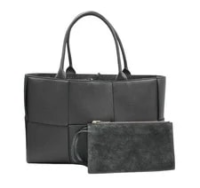 Bottega Veneta — Bottega Veneta Arco Medium 609175 8786592461 155943061 — Handbag — resale