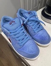 Nike SB — Nike SB Dunk Low Philadelphia Phillies Size 8.5 / W10 — Sneaker — resale