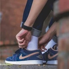Size 11 - Air Jordan 1 SE Low 2