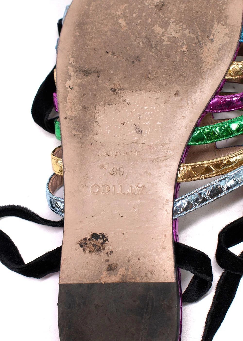 Metallic Embossed Lace-up 4