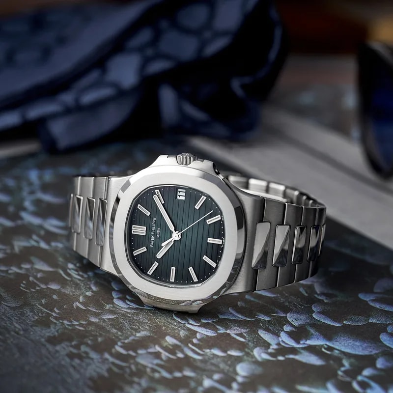 Nautilus Ref. 5711/1A-010 With Blue/Grey Dial 3
