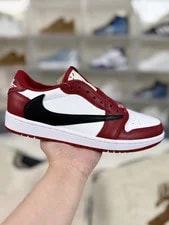 Air Jordan 1 Low OG Reverse Swoosh — Sneaker — resale