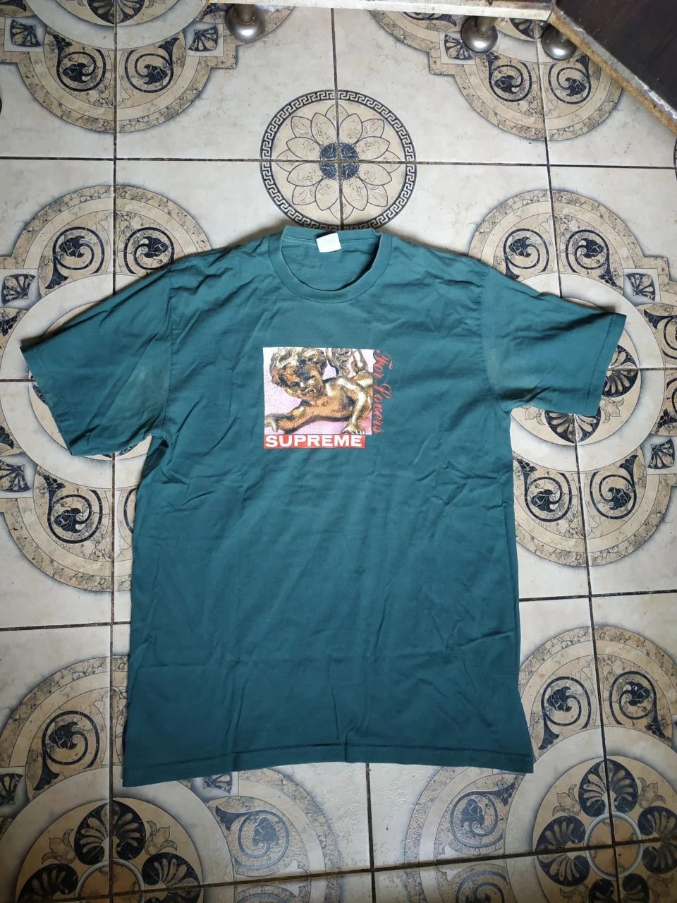 Supreme — Supreme for Lovers Cherub Tee Size L Distressed — streetwear — resale