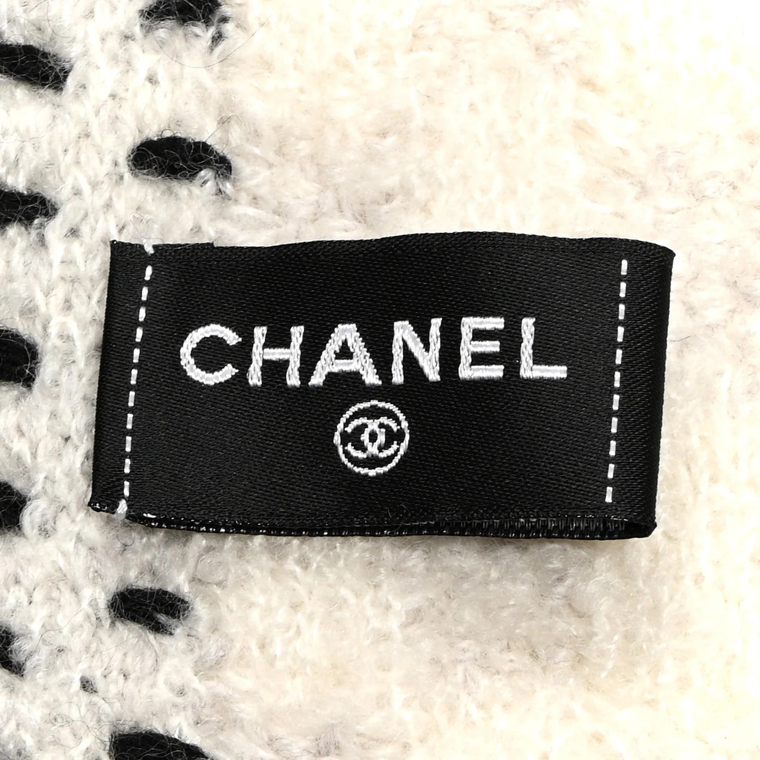 CC Knitted Scarf 3