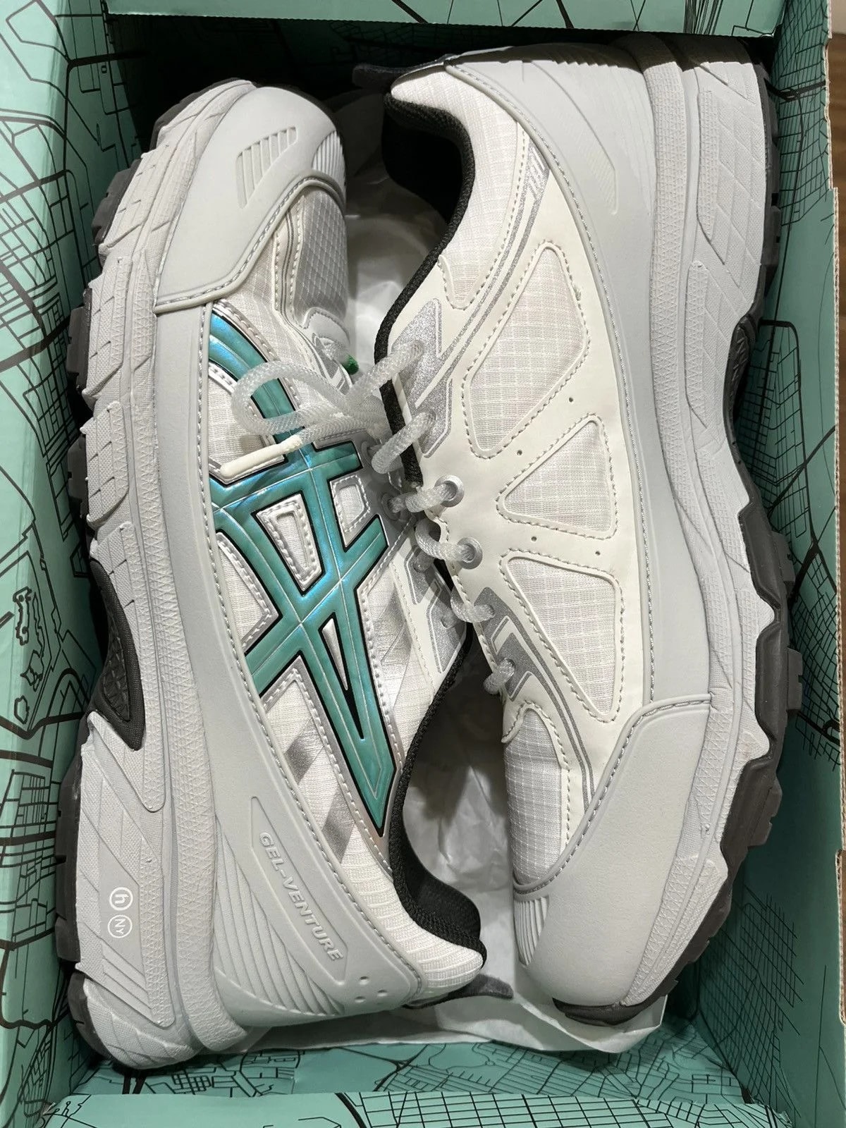 Asics — Hidden NY X Asics Gel Venture 6 Shield / Wasabi — Sneaker — resale