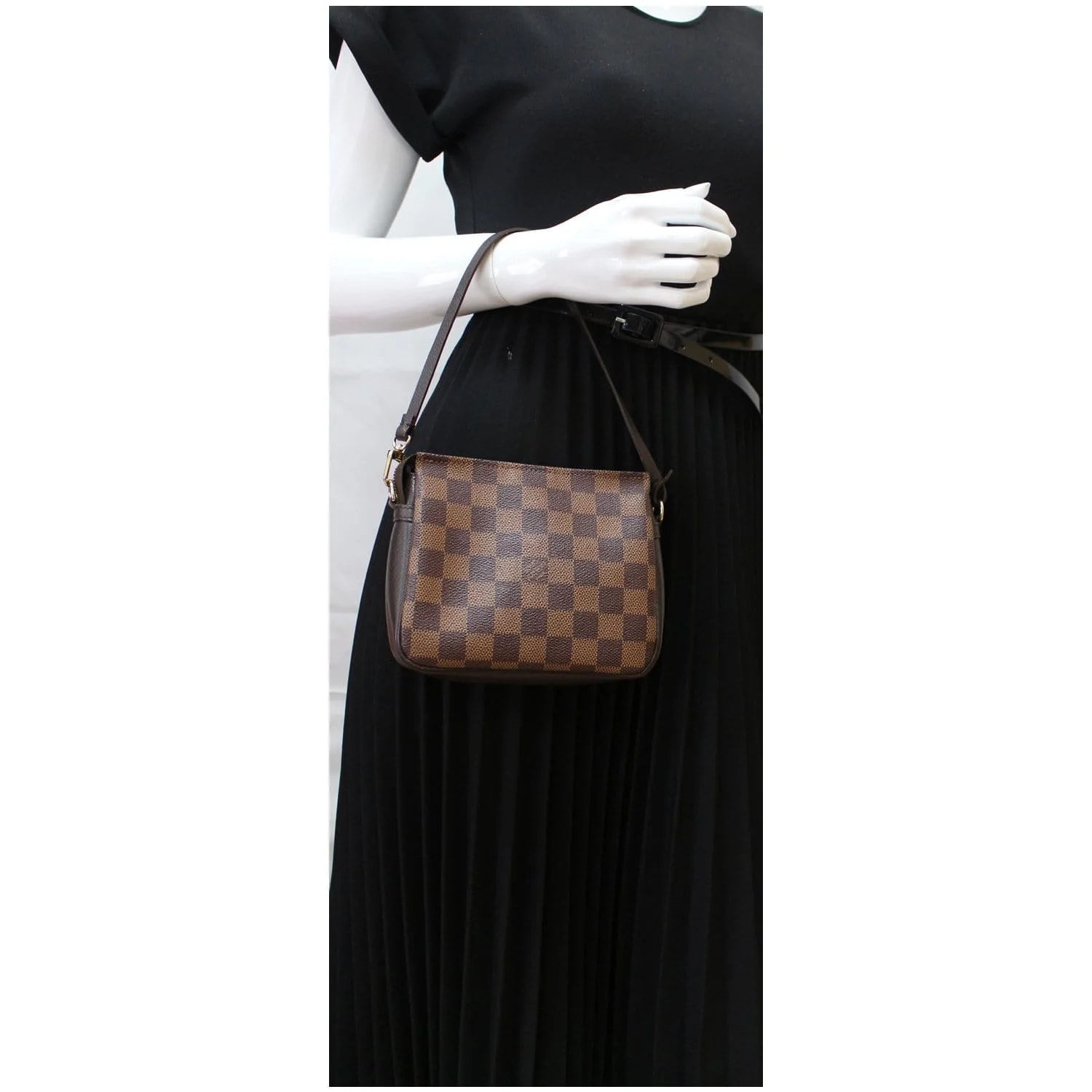 Louis Vuitton Trousse Makeup Pochette 2