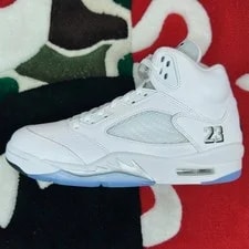 Air Jordan — Air Jordan 5 Retro Metallic (2026) HQ7978-103 9 — Sneaker — resale