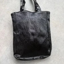 Excellent Condition Bottega Veneta Logo Enamel 3