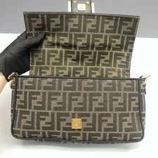 Authentic Fendi Baguette Medium 3