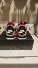 Size 8 - Jordan 3 Retro SE Mid Unite 3