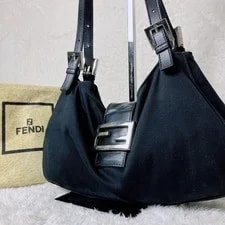 Fendi — Fendi Mamma Bucket Flaplock Fur Japan — Handbag — deal