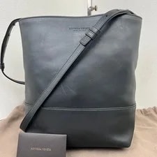 Bottega Veneta Bucket , Recent Model, Excellent Condition 2