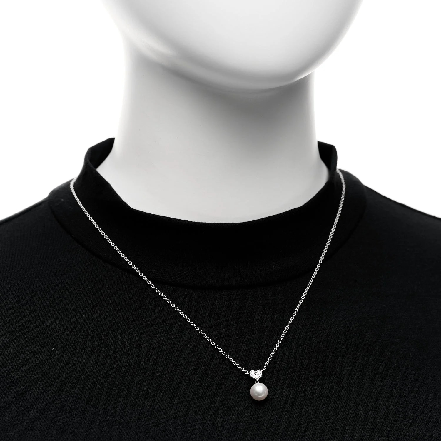18K White Gold Akoya Cultured 8mm Heart Drop 2