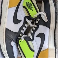 Jordan — Jordan 1 Volt — Sneaker — resale