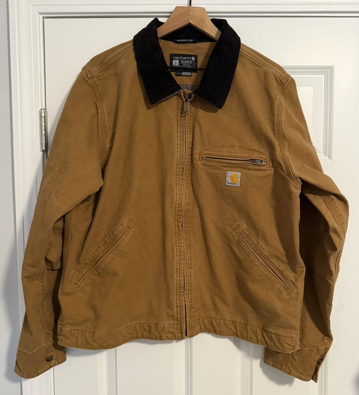 Carhartt Detroit Jacket Size Large — Clothing — resale