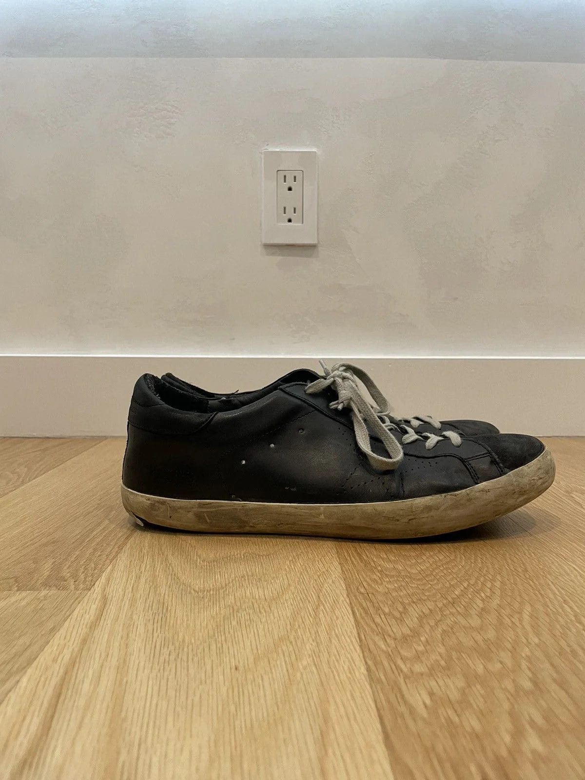 Golden Goose — Golden Goose Superstar Low Top - 11 — Sneaker — resale
