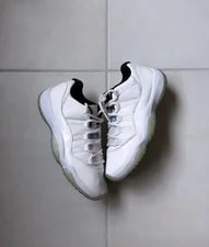 Jordan 11 Legend Low 4