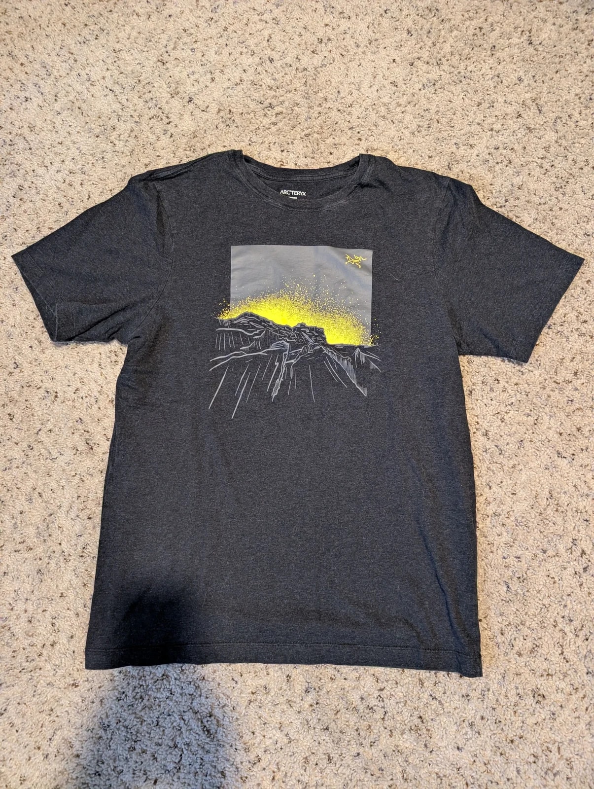 Mountain Graphic Short Sleeve T-Shirt — streetwear — resale