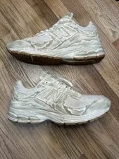 New Balance — New Balance 2002R Protection Pack Distressed M2002RDG — Sneaker — resale