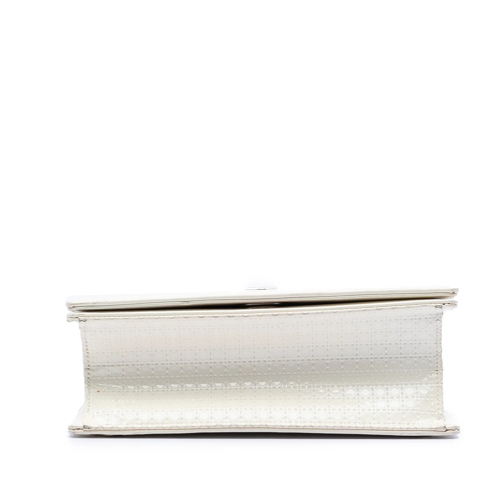 Medium Microcannage Diorama Flap 3