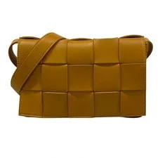 Bottega Veneta — Bottega Veneta Cassette B********* — Handbag — resale