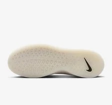 Nike SB Zoom Nyjah 4 Skate Shoes ’s 10.5 Skateboarding Streetwear 4
