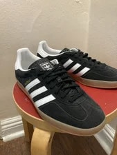 Adidas — Adidas Gazelle / Low Top Lace-Up Sole — Sneaker — resale