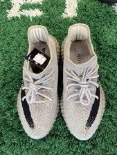 Size 10 ’S - 2022 Yeezy Boost 350 V2 “ ” SKU 4