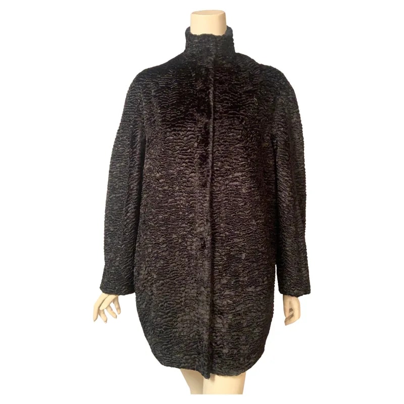 Alexander McQueen — Alexander McQueen Cocoon Shaped Faux Fur Jacket — Clothing — resale
