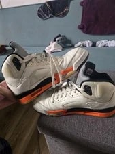 Size 9.5 - Jordan 5 4