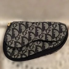 Dior — Dior Saddle Trotter Cosmetic D Logo Auth — Handbag — resale