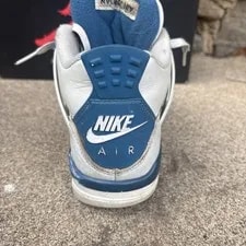 Air Jordan 4 Retro Military 2
