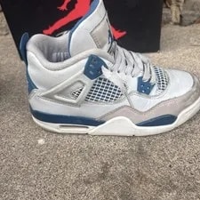 Air Jordan 4 Retro Military 3