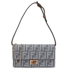 Fendi Baguette Chain Wallet 139992656 3