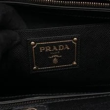 Prada Canapasaffiano 3