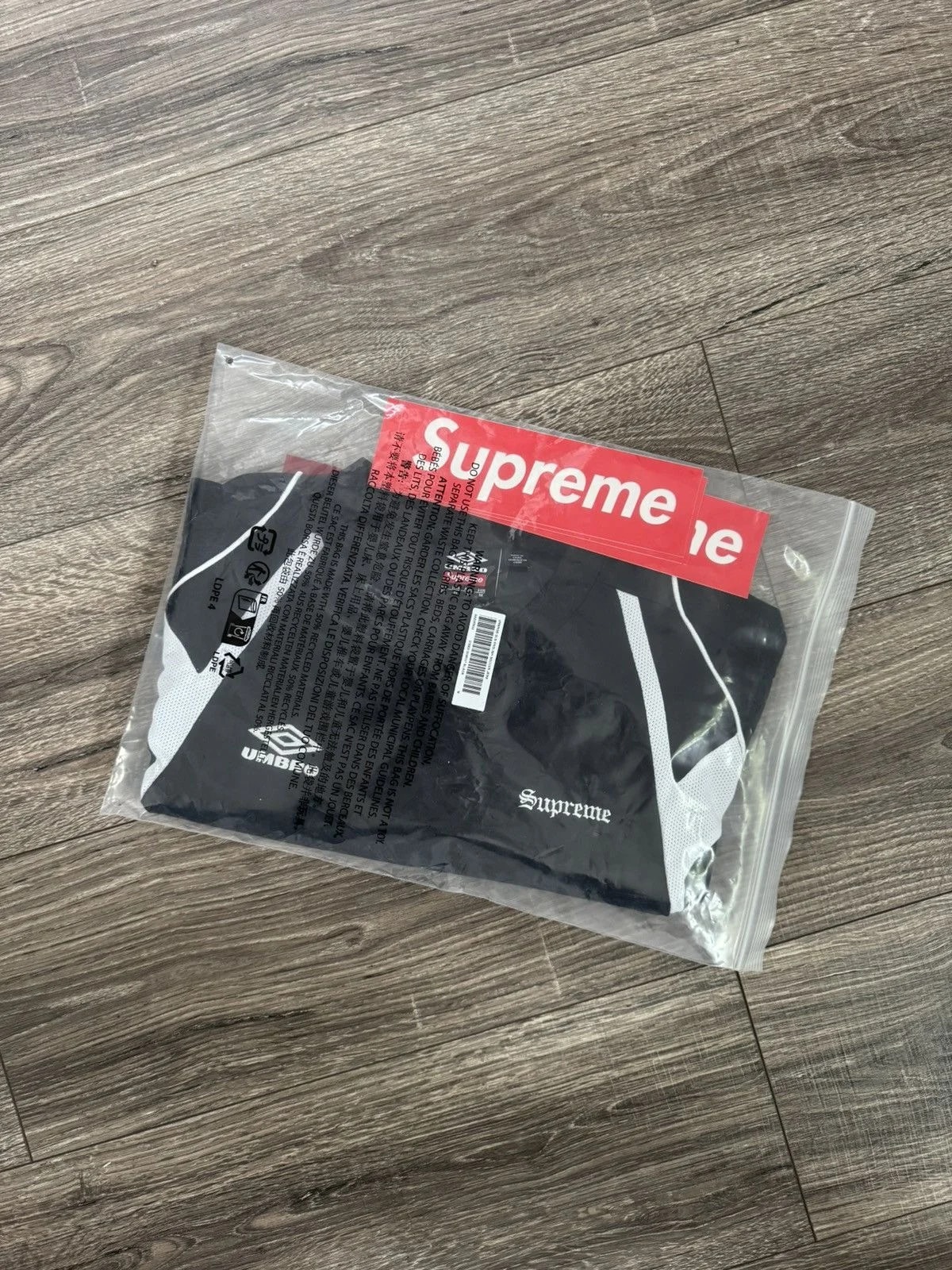 Supreme — Supreme X Umbro Old English Soccer — streetwear — resale