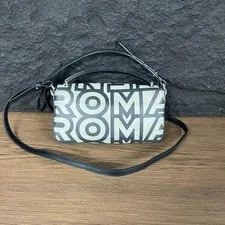 Fendi Baguette Magnetic Closure Detachable - Very Good #1MNCIRV 2