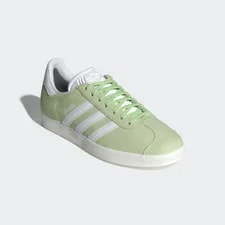Adidas Originals Gazelle in Light and UK 7.5 - EUR 41 1/3 2