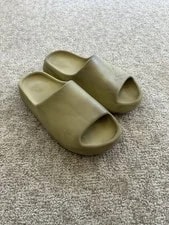 Yeezy — Yeezy Slide Resin - Beat - W/ OG BOX Adidas Size 11 ’S — Sneaker — resale